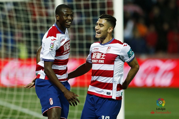 Ramos y pereira celebran gol