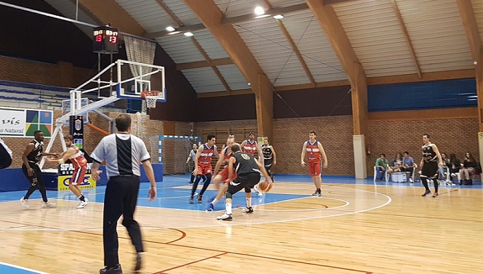 BENAHAVIS JUGANDO LA ZUBIA