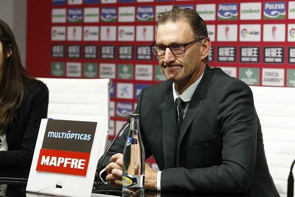 TONY ADAMS POST MÁLAGA