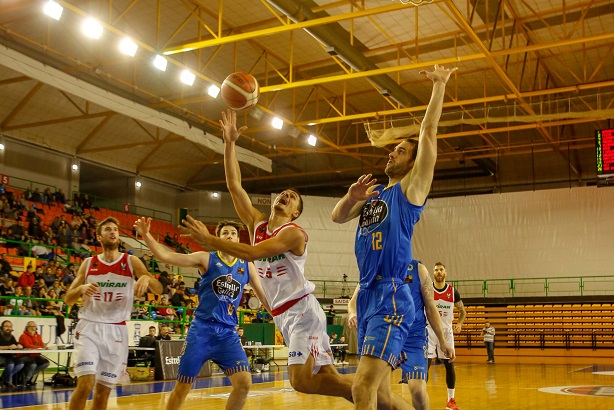 CLUB OURENSE BALONCESTO FUNDACION CB GRANADA