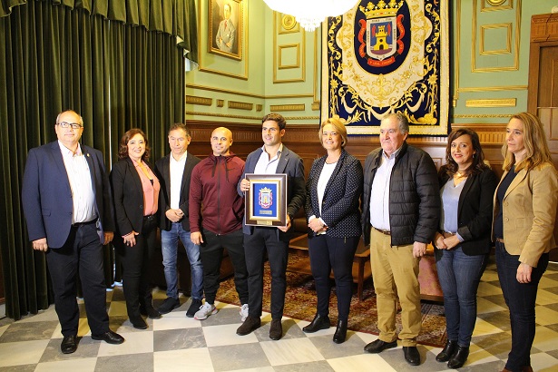 Recepción Francisco Hernández (2)