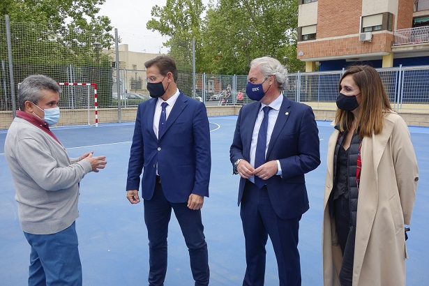 Visita pista polideportiva Joaquina Eguaras.